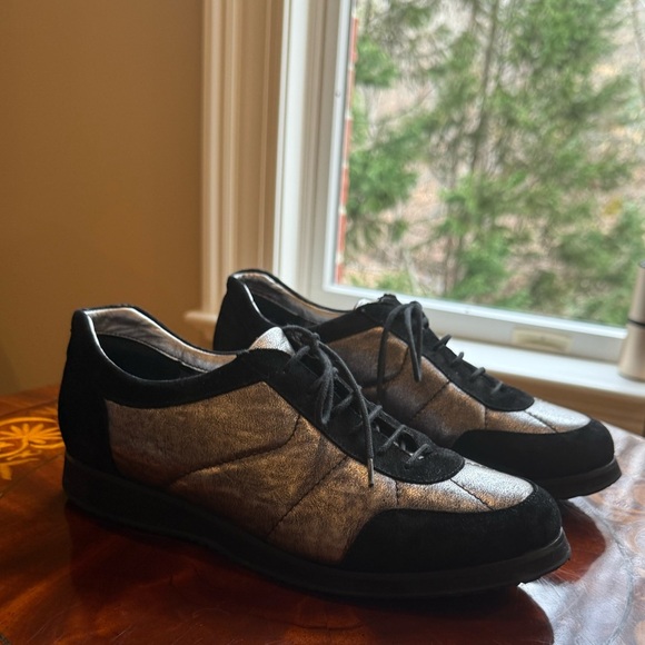 Aquatalia Waterproof Black/Silver Suede Leather Sneaker Size 9 MSRP $225 - Picture 8 of 12